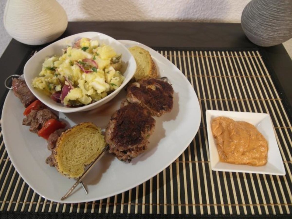 Everyway That I Can - Hackfleischspieß, Lammspieß, leichter Kartoffelsalat & Schafskäsedip