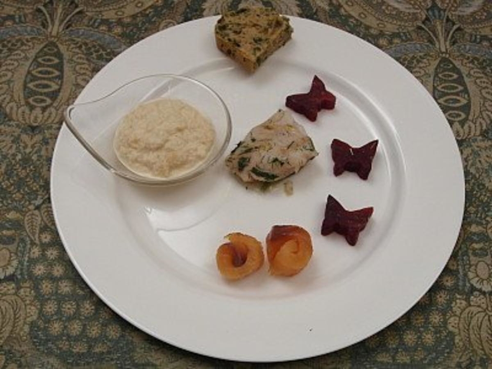 Havelfisch mit Apfel-Meerrettich-Creme zu Kastanienbrot und Rote-Bete-Schmetterlingen