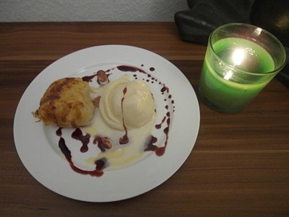 Gebackener Ziegenkäse an vergoldetem Eis