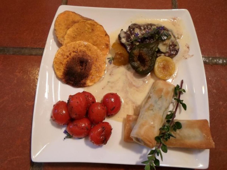 "Stolzer Strauß" - Straußenfiltes mit Gemüse und Käsesauce