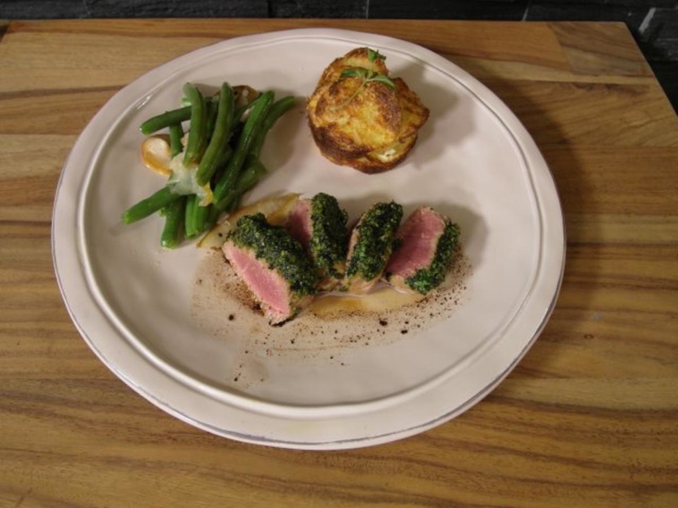 Lammfilet mit Kartoffelgratin und Birnen-Bohnen-Ragout