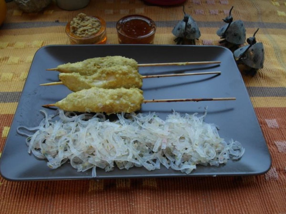 Marinierte Geflügelspieße mit diversen Soßen