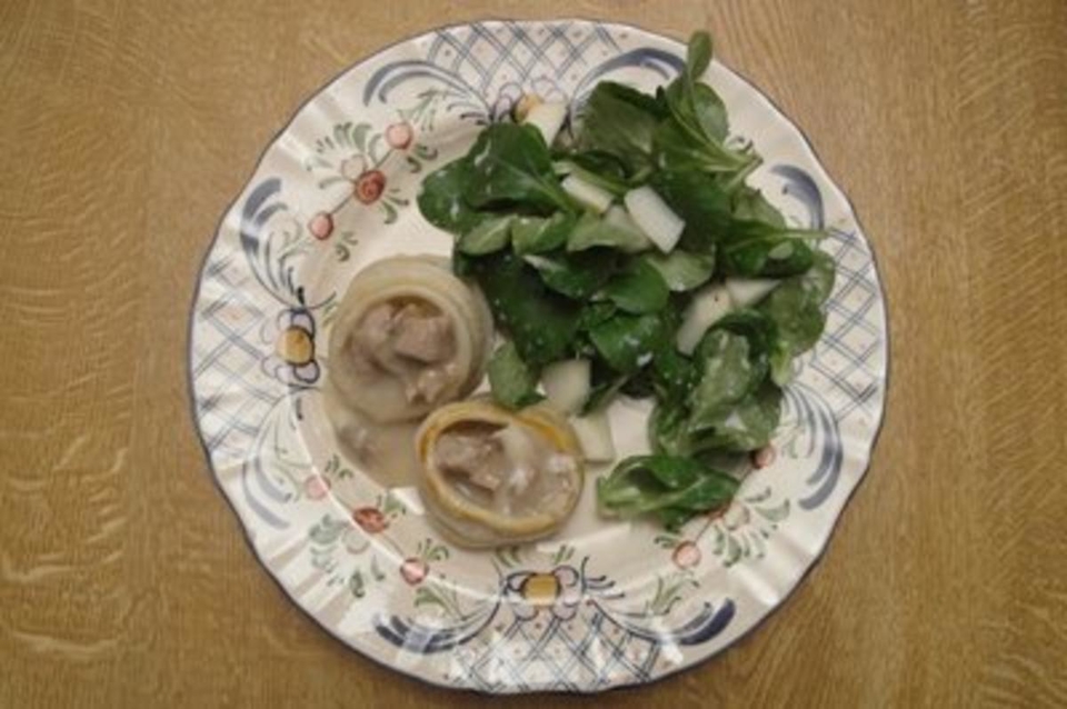 Kalbspasteten an Feldsalat