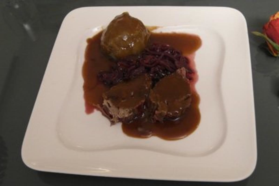 Sauerbraten rheinische Art mit Klößen und Rotkohl