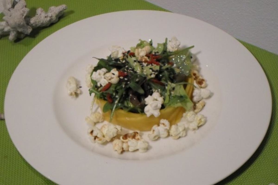 Mangosalat mit Popcorn