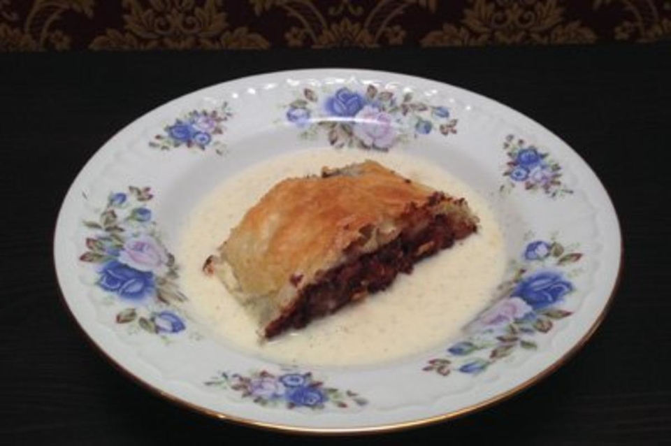 Birnen-Schoko-Nuss-Strudel mit Vanillesoße