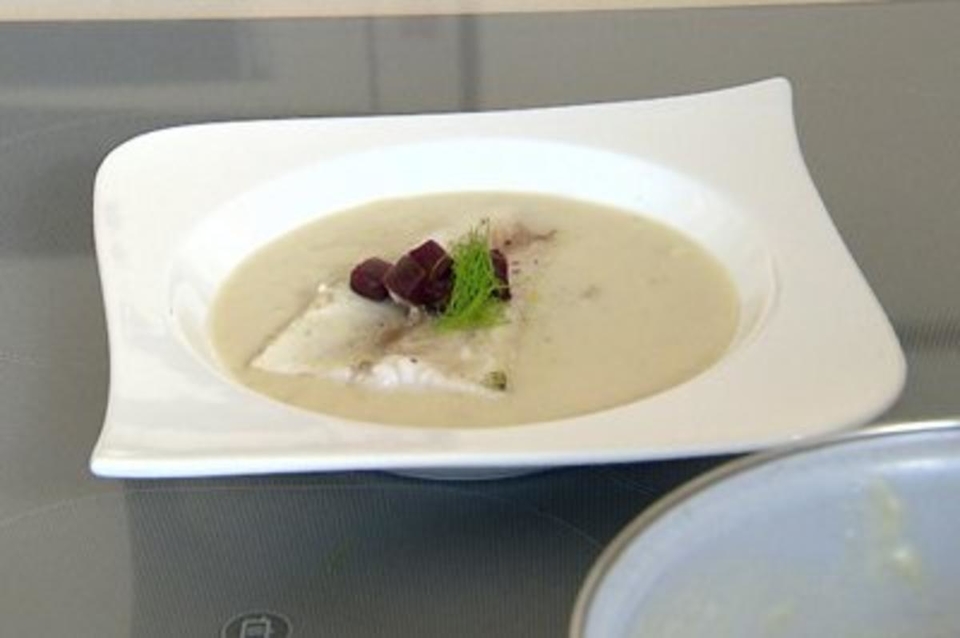 Weißweinsuppe mit Zanderfilet (Vorspeise Tanja Szewczenko)