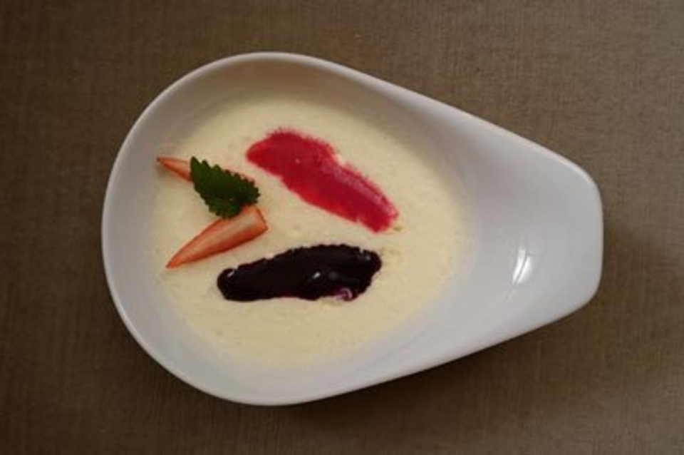 Bayrisch Creme auf Fruchtspiegel