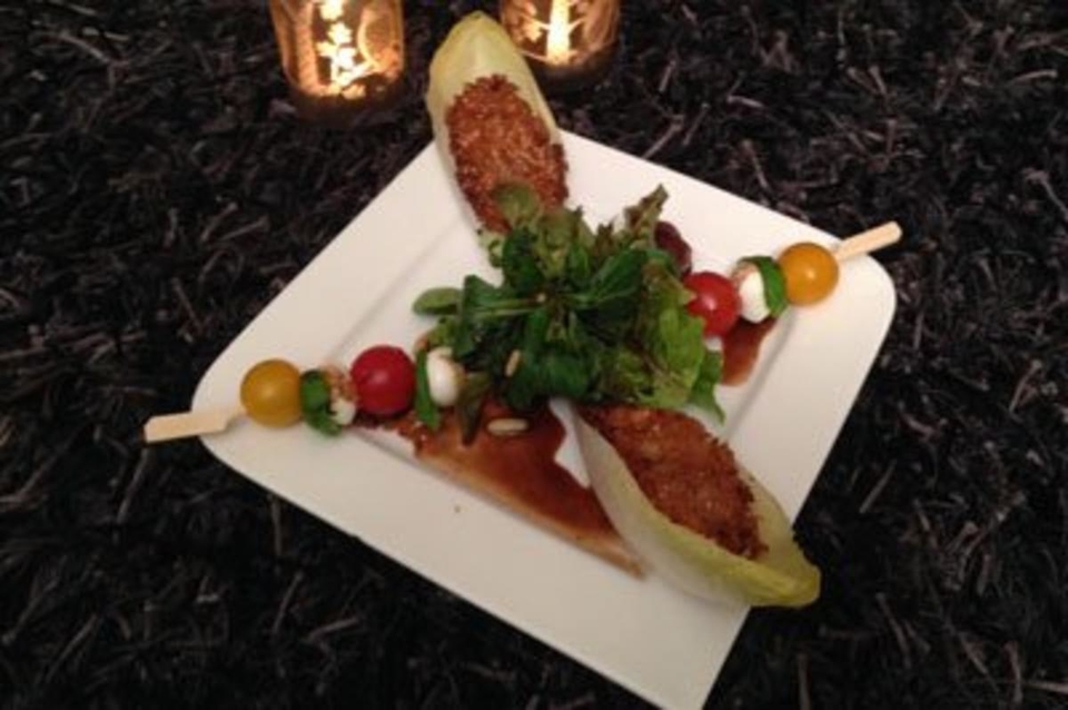 Bunter Salat mit Pute in Panko-/Sesamkruste