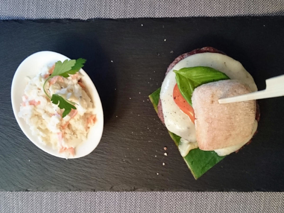 Mini Hamburger mit Coleslaw