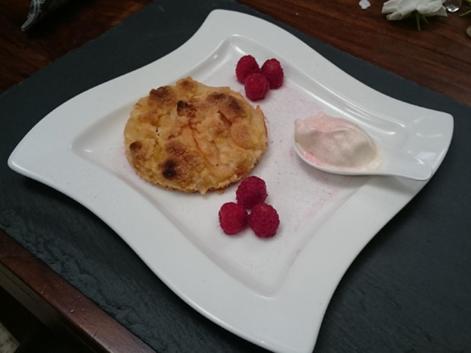 Oma Käthes Apfelkuchen mit selbstgemachtem Eis