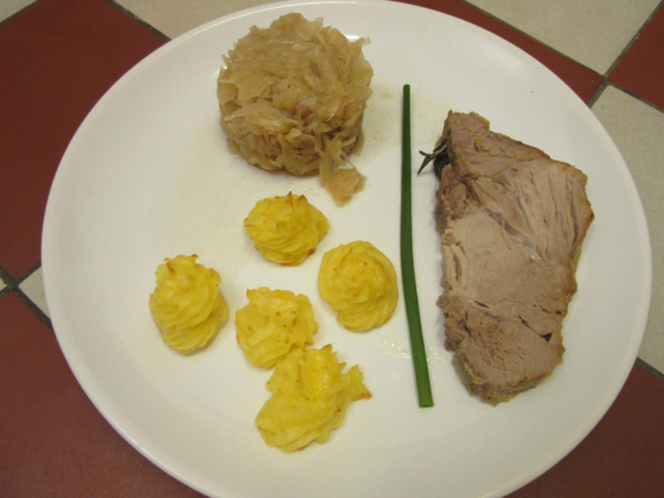 Rosmarin-Honig-Senf-Braten mit Furzkraut und Herzoginnen Kartoffeln