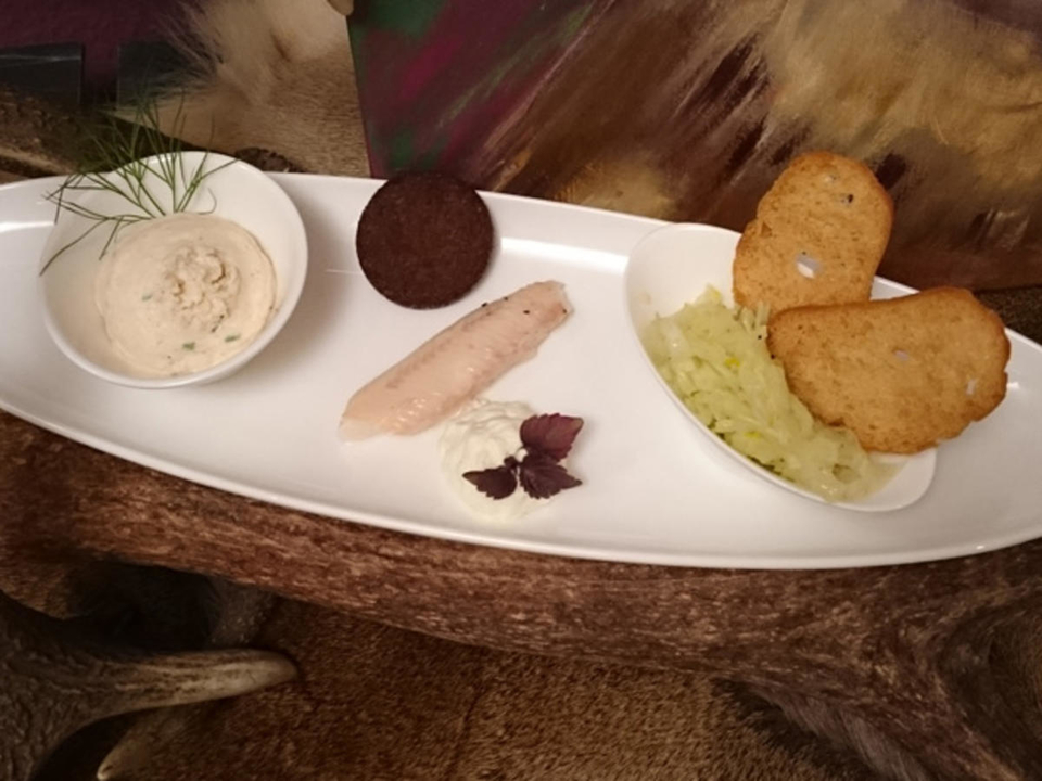 Forellenmousse an mariniertem Fenchel & Krensahne