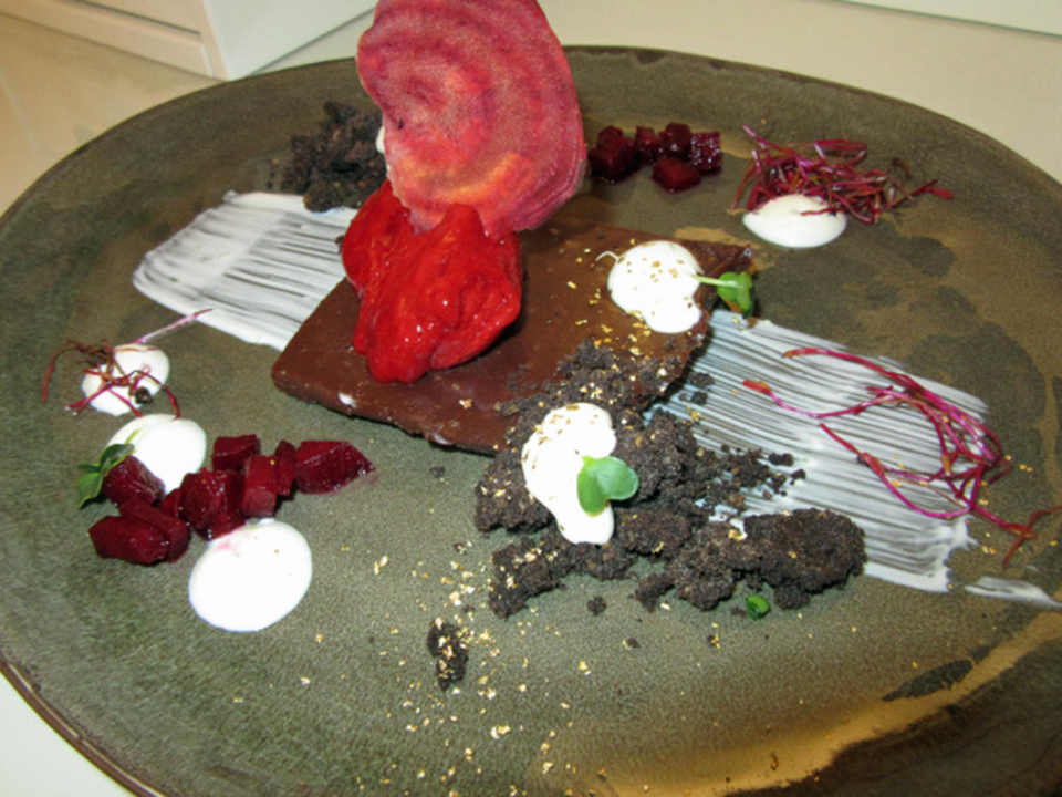 Schokoladenganache an Rote Bete-Variation