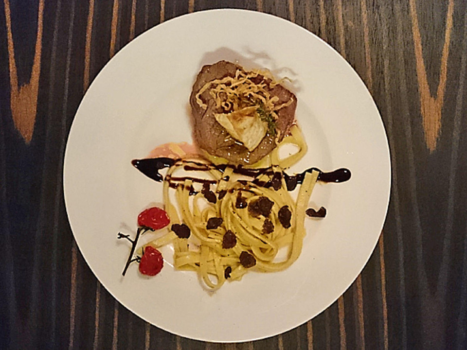 Rindermedaillons mit Trüffelfettuccine