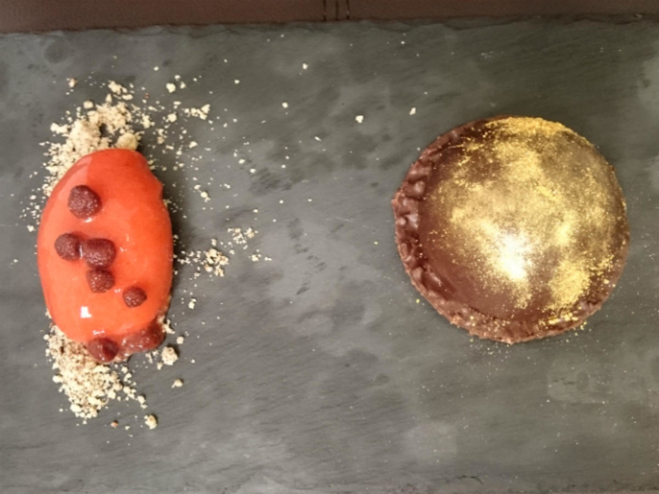 Fragolino-Sorbet mit Schoggi