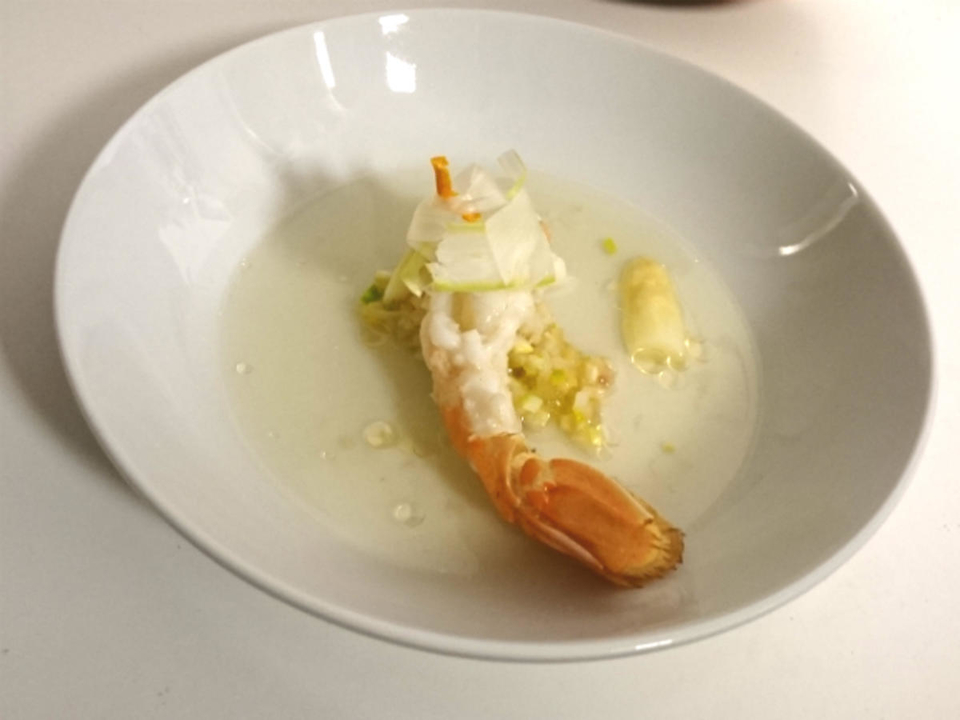 Kaisergranat in Spargelessenz und Orange