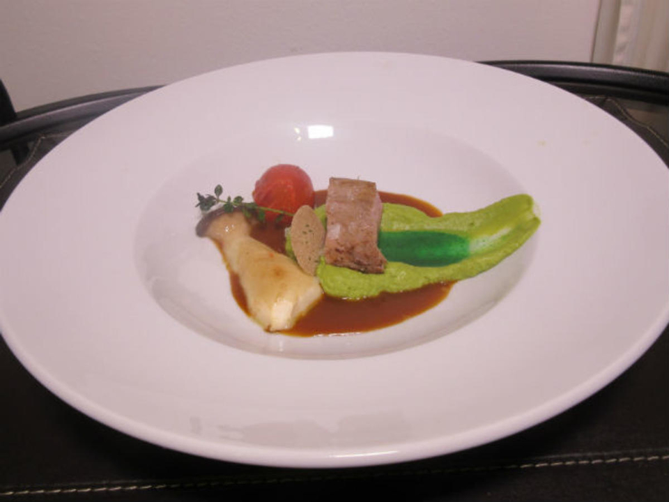 Kalbsfilet / Erbs-Minz-Püree / Fichtennadel-Öl