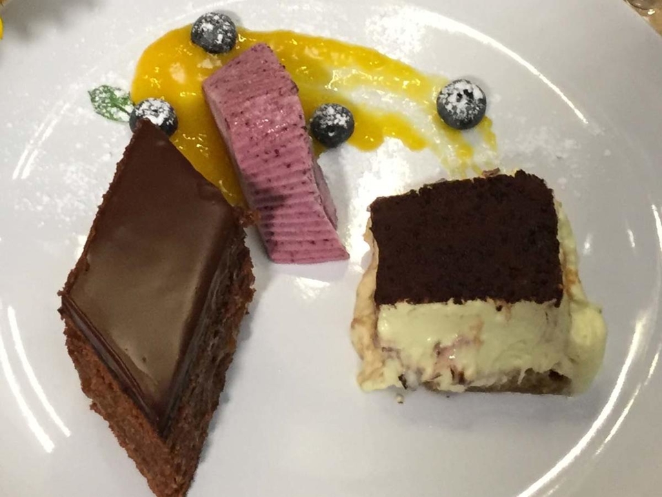 "A sweet triple" - Sachertorte, Tiramisu und Blaubeer-Eis