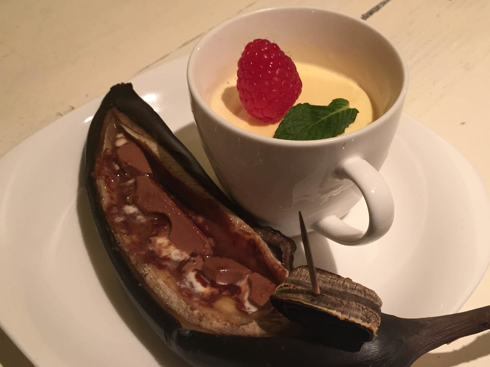 Bananasplit 2.0: Geeistes von da Kua, mid schwarzem Mark