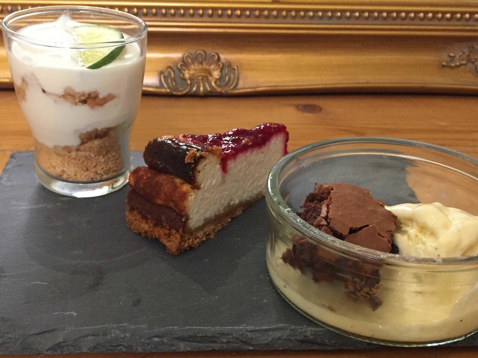 New Yorker Cheesecake, Key Lime Pie und Hot Brownie mit Vanille Eis