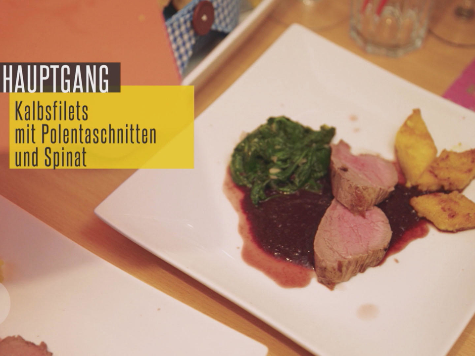 Kalbsfilet auf Portweinsauce mit Polentaschnitten und Babyspinat