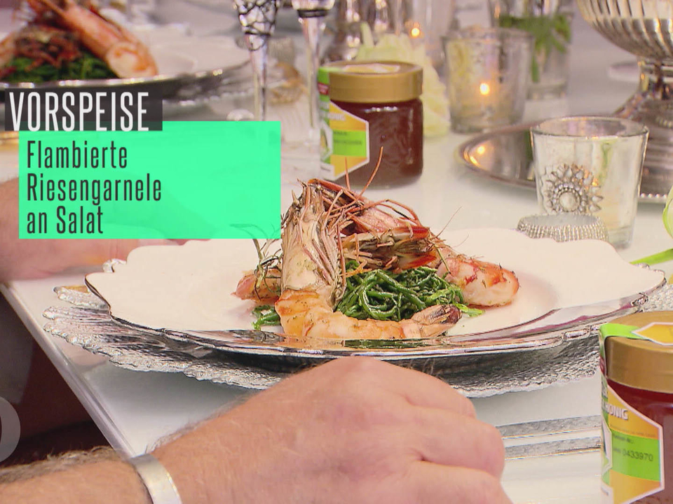 Mit Pastis flambierte Riesengarnelen auf Meeresspargel