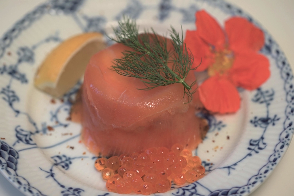 Räucherlachsterrine mit Frischkäse und Lachskaviar