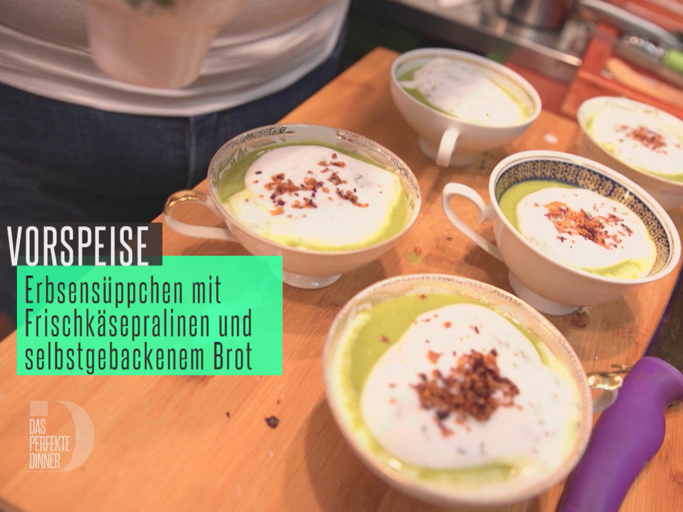Erbsencappuccino mit Milchschaum