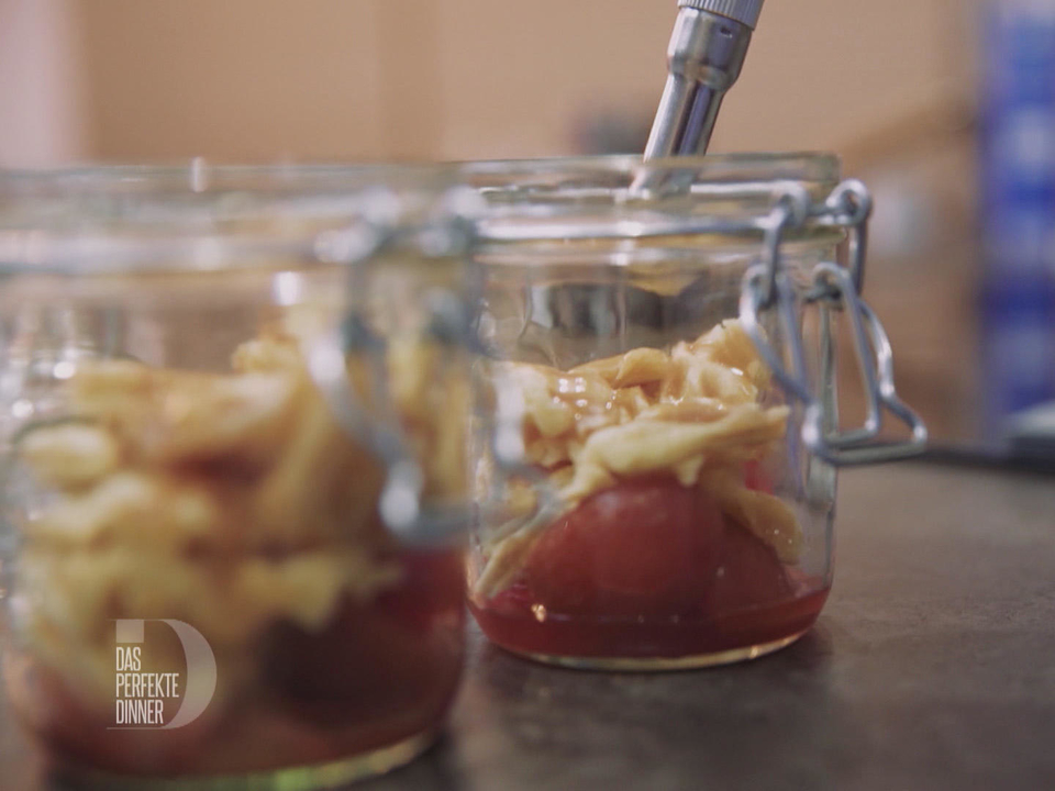 Waffelbruch und Whiskeykaramell an Vanilleespuma