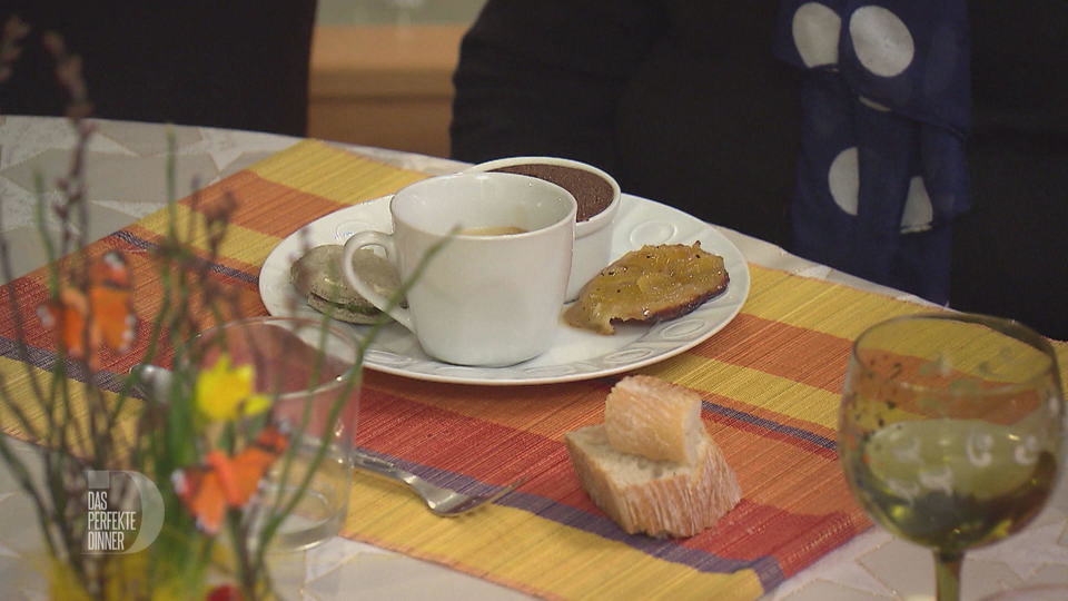 Café Gourmand: Macaron Pistache, Fondant Chocolat & Tarte Tatin