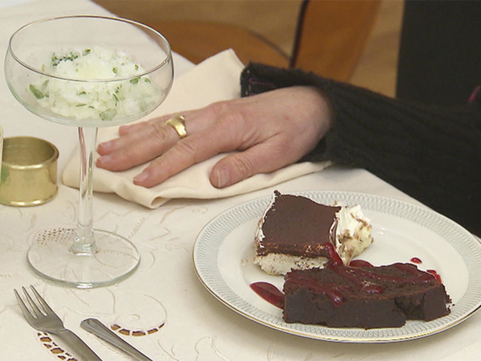 "Tris": Tiramisu, Basilikumsorbet und Schokokuchen