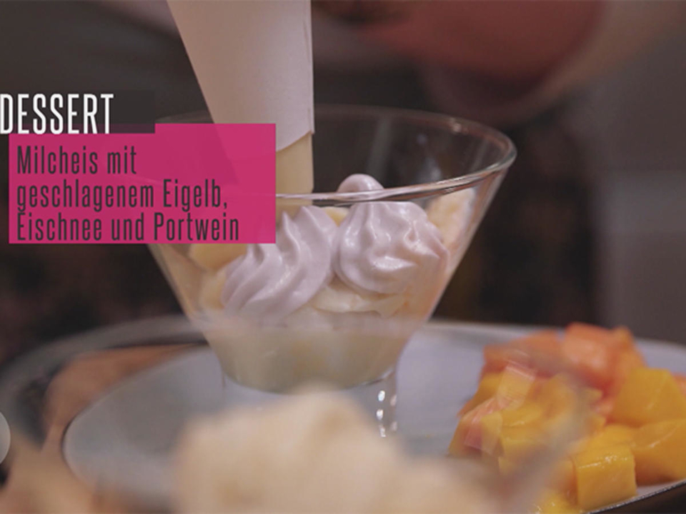 "Suspiro de limeña a la Silke": Milchkonfitüre und Eischnee mit Portwein und Mango