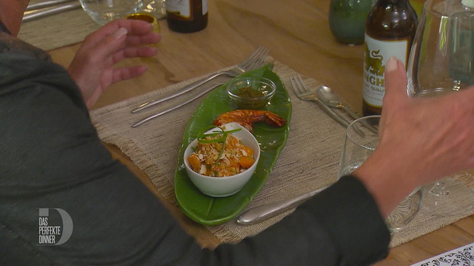 Asiatischer Papaya-Salat mit Scampi und Erdnuss-Pesto