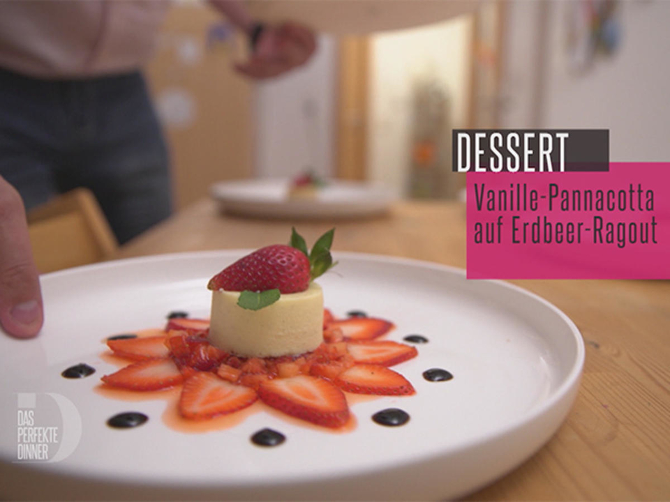 Vanille-Panna-Cotta auf Erdbeer-Ragout