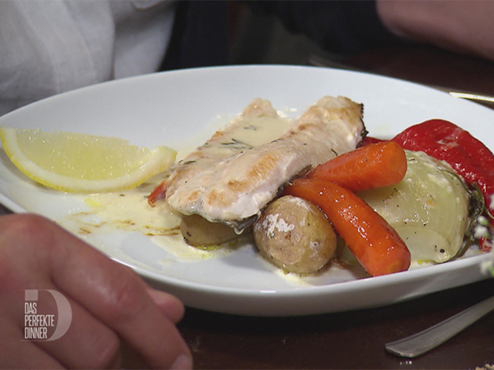 Filet vom Saibling an Fenchel-Paprika-Gemüse mit Limetten-Kresse-Soße und Kartoffeln