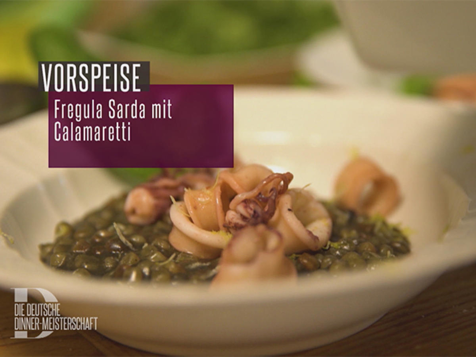 Fregula Sarda Nero mit Calamaretti