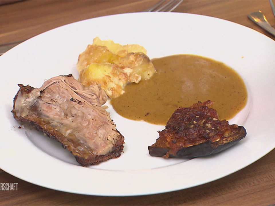 Kalbsbrust mit Kartoffelgratin und überbackener Aubergine