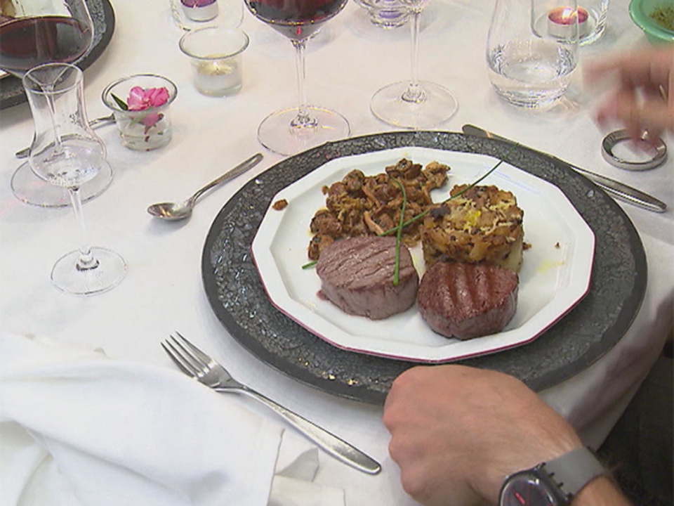 Steaks mit Pfifferlingen und Bratkartoffelgratin
