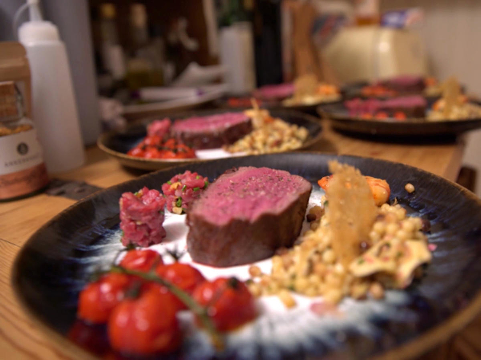 Green Island: Irisches Weiderind mit Fregola Sarda, Artischoke, Zitrone und Tomate