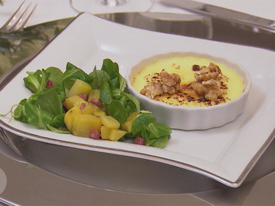 Frischkäse-Crème-Brûlée mit karamellisierten Walnüssen