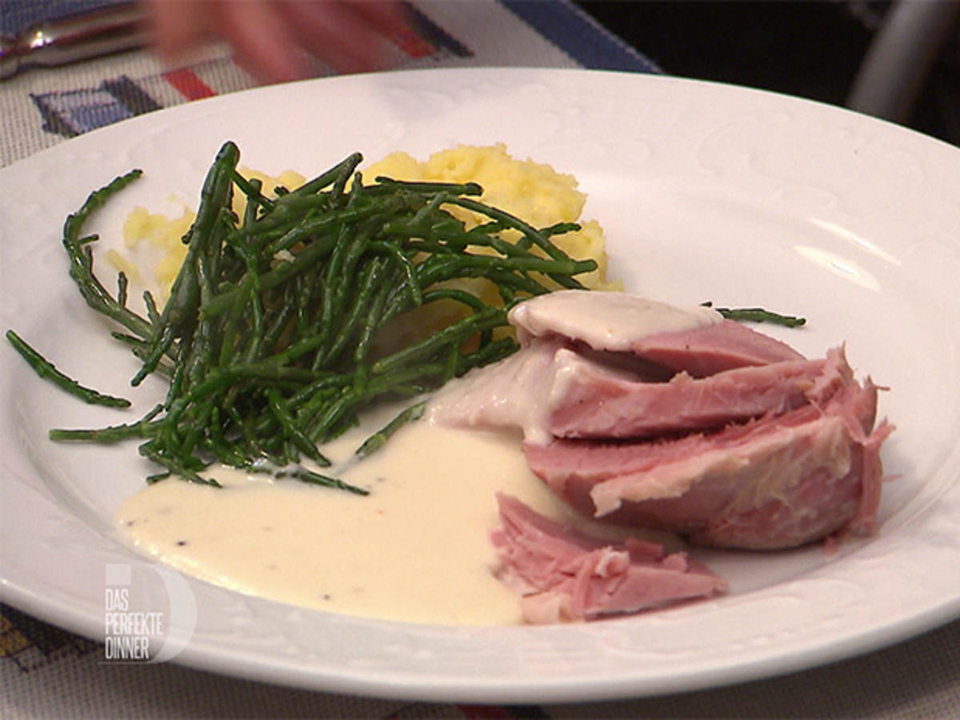 Borkumer Salzfleisch mit Kartoffelstampf und Queller an Meerrettich-Soße