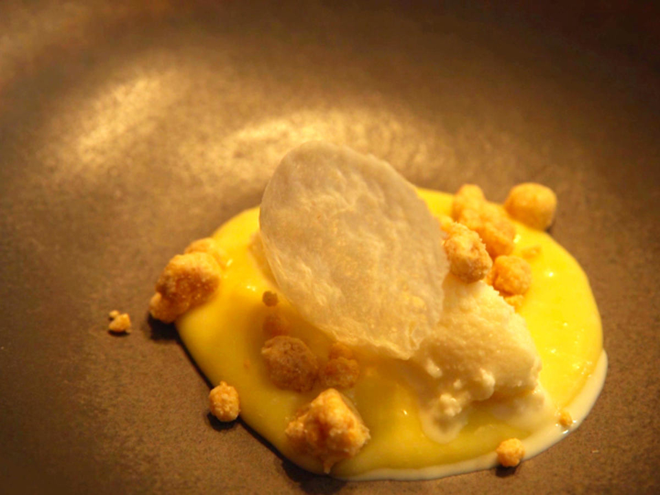 Milch & Honig: Bergamottencreme und getrockneter Milchschaum