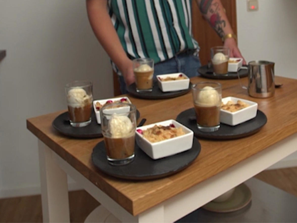 Zwetschgencrumble mit Affogato