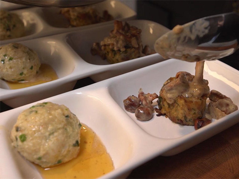 ,,Die drei Gaudinockerl‘‘: verschiedene Knödel, dazu selbstgemachte Suppe