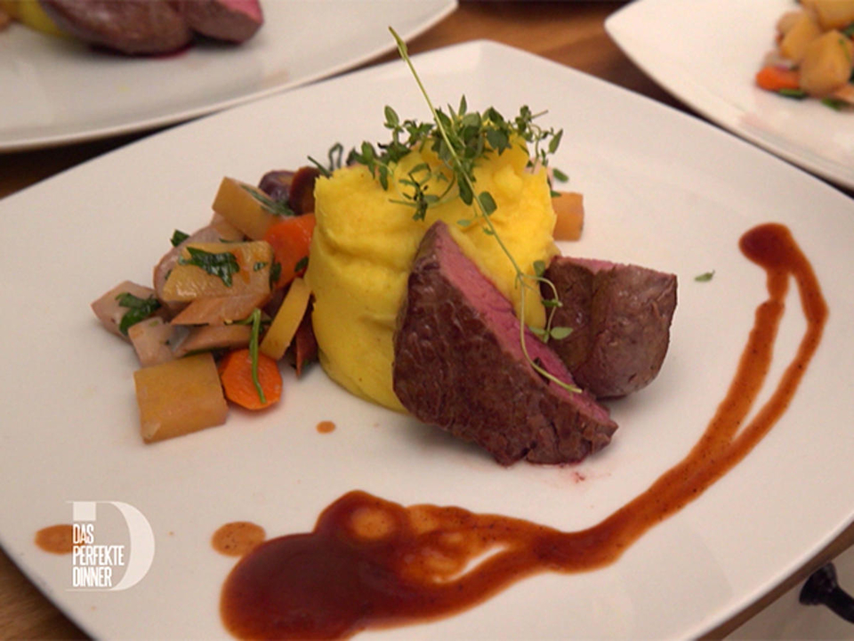 Fleisch vom Rind mit Portweinsauce