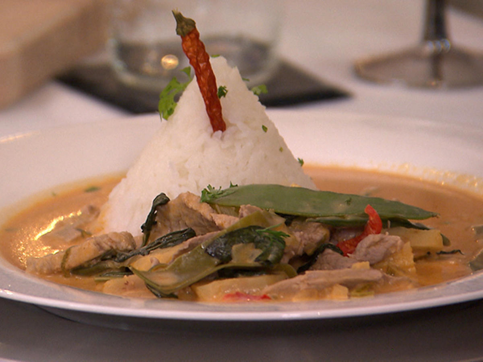 Rotes Thai Curry mit Schweinefilet zu Jasminreis