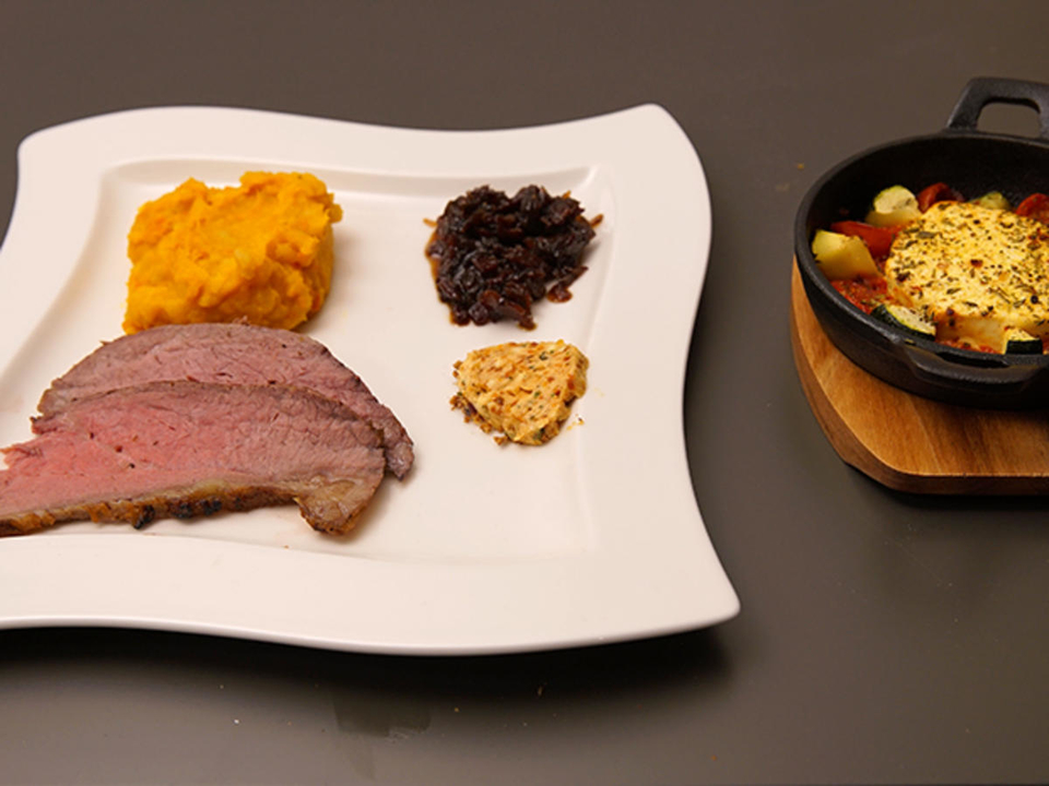 Modern interpretierter Bürgermeister-Cut vom Edelrind mit Bacon-Jam und Saisongemüse