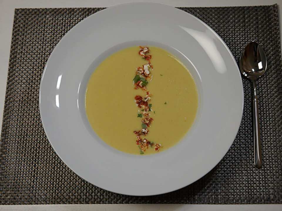 Blumenkohlcremesuppe mit Crunch