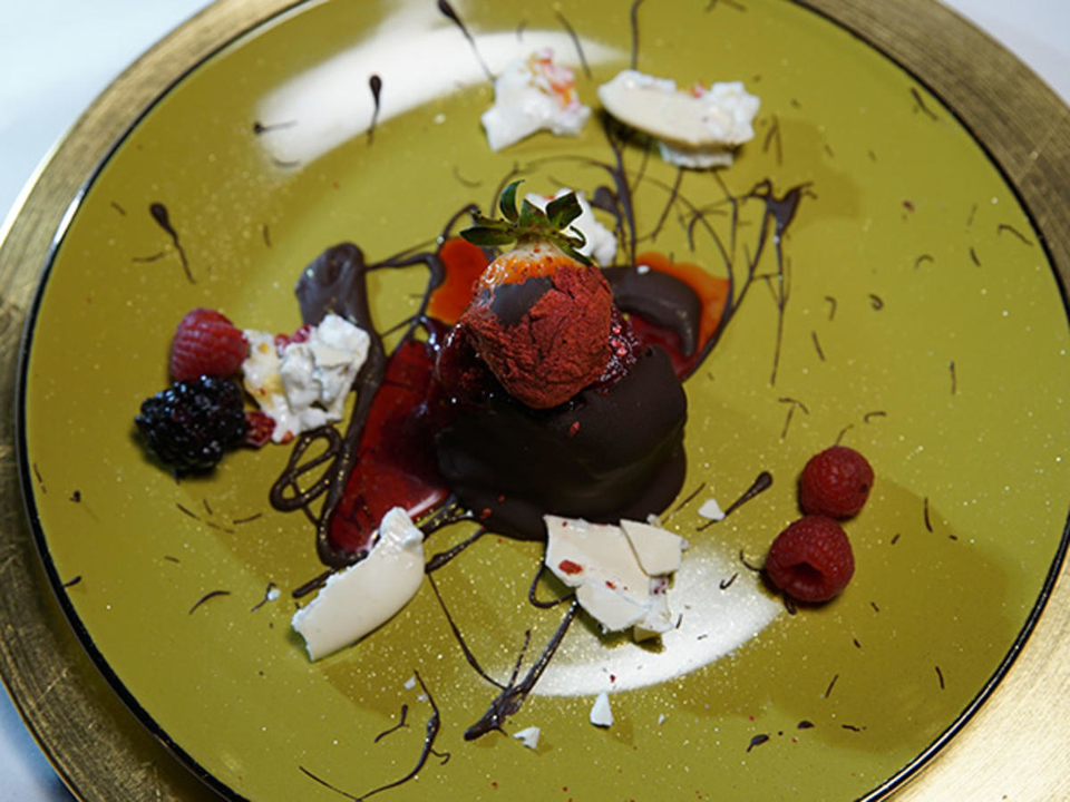 Cremant-Beeren-Sorbet trifft Schokolade